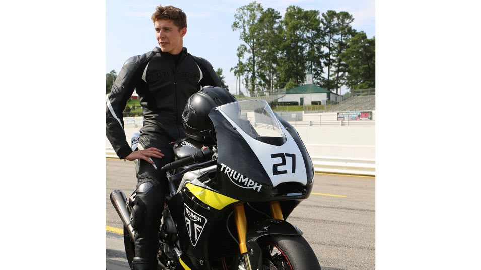 Una Triumph Daytona da corsa per il film “One Fast Move” For the Ride